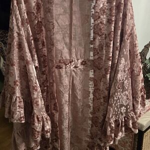 Floral Velvet Kimono with Ruffle Sleeves